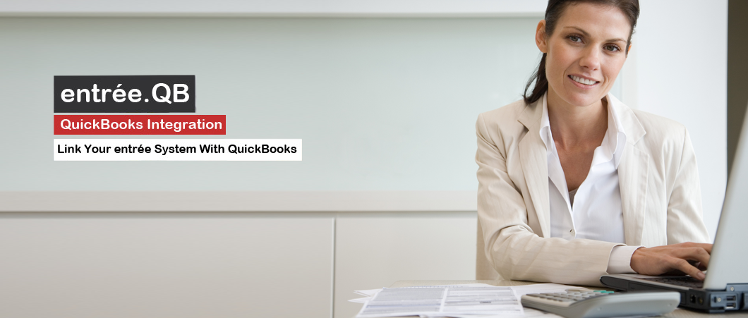 entrée.QB Quickbooks Integration - smiling woman on laptop
